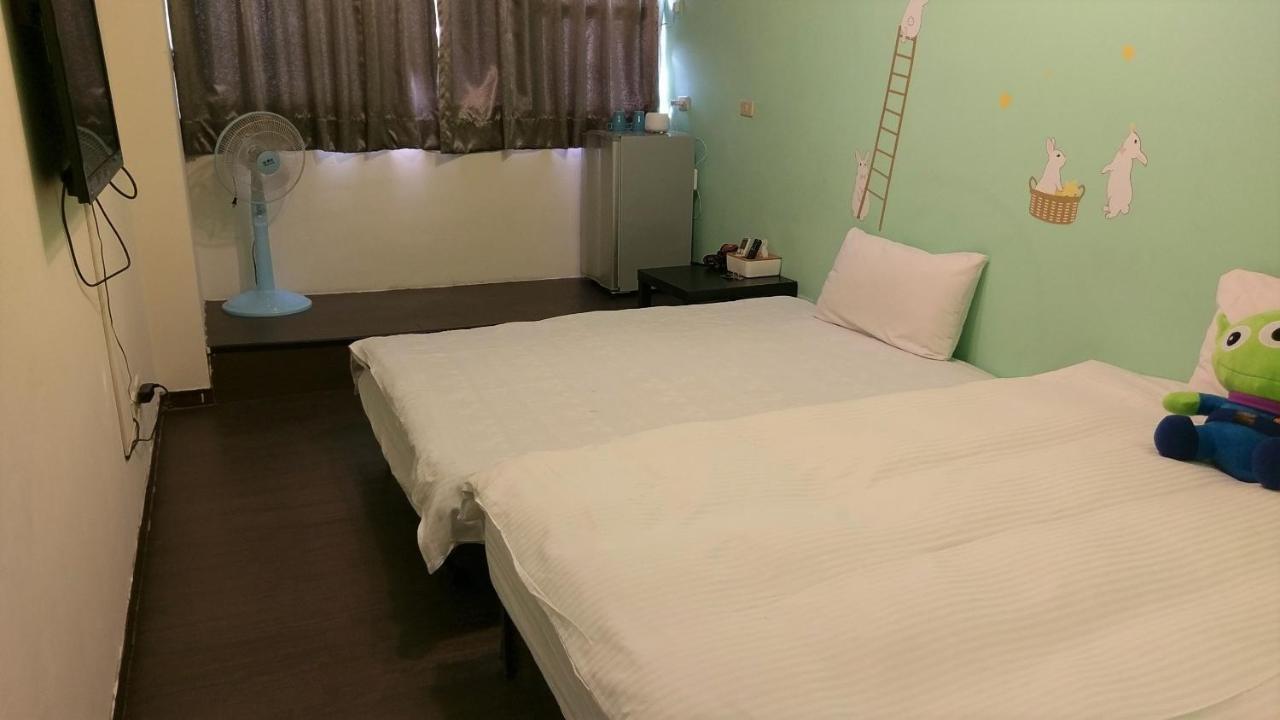 Happines Trip Inn Тайджун Екстериор снимка